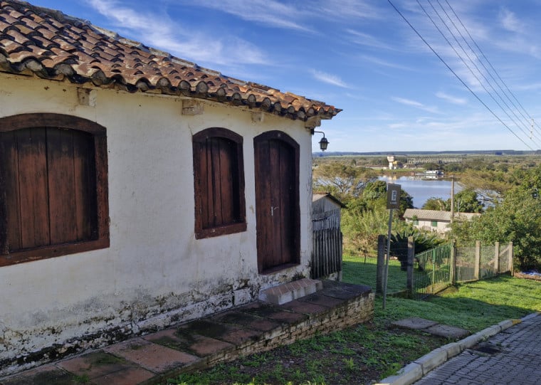 Constru&ccedil;&otilde;es tombadas da vila de Santo Amaro do Sul, em General C&acirc;mara | Andr&eacute; Liziardi/Prefeitura de General C&acirc;mara/Divulga&ccedil;&atilde;o/Cidades