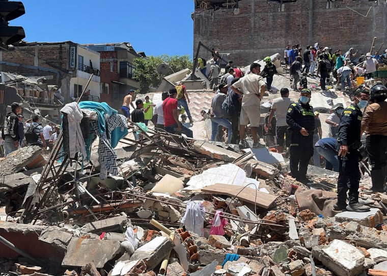 Tremor registrou magnitude de 7,4, segundo serviço geológico dos EUA