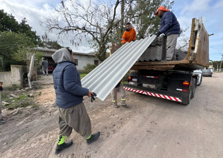 Executivo fez a aquisição de 2 mil telhas e já fez a distribuição da metade dos itens