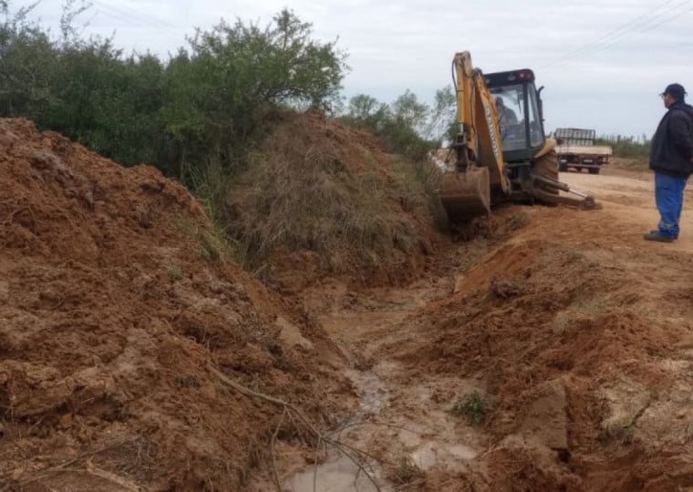 Umidadea atrapalha trabalho de recuperação das estradas vicinais de Bagé