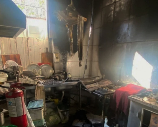 Пожар уничтожил кухню популярного бара «БардоАлександр» в бразильском районе Менину-Дус