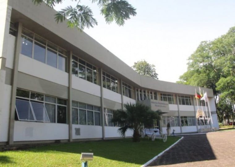 Quatro transfer&ecirc;ncias de R$ 50 mil cada foram feitas da conta da prefeitura em 2023