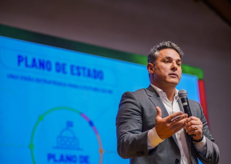 O candidato apresentou propostas ao lado das lideranças da aliança de centro-direita em evento nesta sexta-feira 