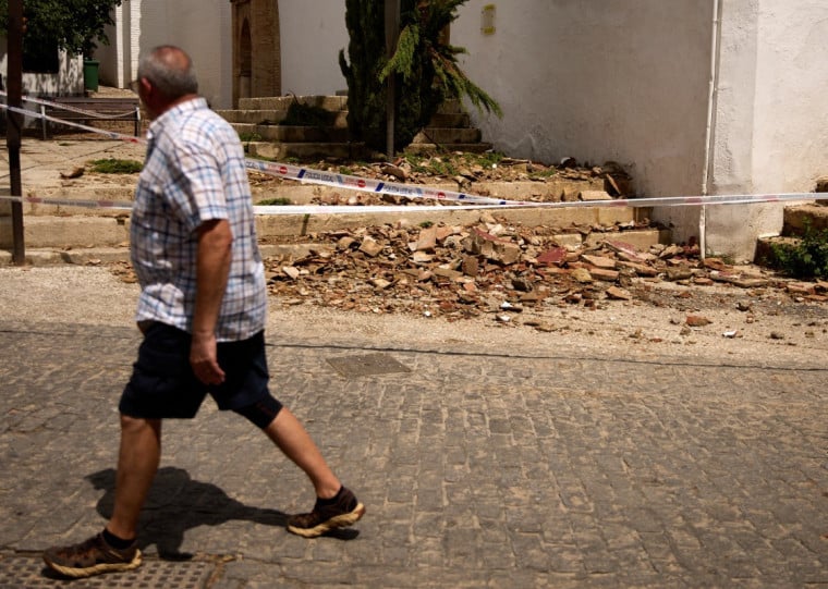 O abalo aconteceu por volta da 1h e foi sentido em outras áreas e províncias
