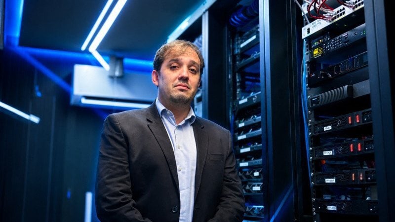 Incubada na Rede Antena 1, a Find.FM desenvolve soluções baseadas em inteligência artificial para transformar o áudio das emissoras em informações estratégicas para os mercados de comunicação, publicidade e monitoramento 