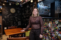 Fabiana Curia &eacute; a propriet&aacute;ria da Xizeria 321, no Menino Deus