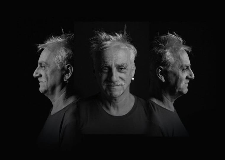João Schmidt celebra os 40 anos de carreira com o espetáculo solo, marco de sua trajetória nos palcos.