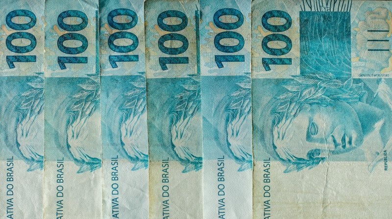 Taxa Selic no fim de 2026 seguiu em 13,75% nesta segunda-feira (24) pela terceira semana seguida