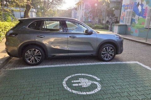 Frota de veículos elétricos no Brasil deve passar de 1 milhão de unidades em 2026
