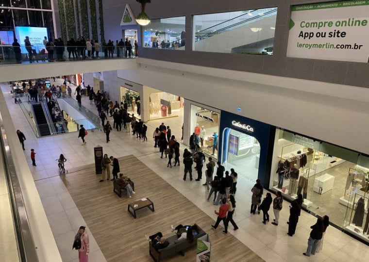Movimento foi registrado para pagar estacionamento no Pontal Shopping