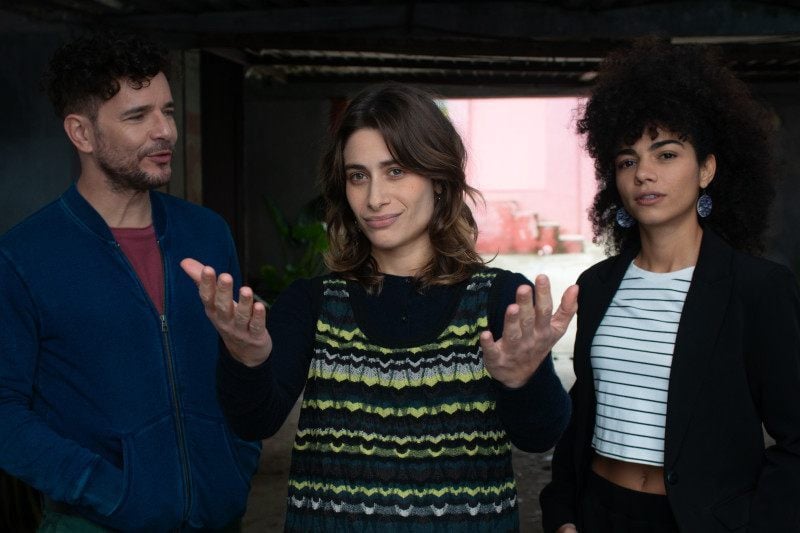 Daniel de Oliveira, Luisa Arraes e Samantha Jones estão em Muito Prazer