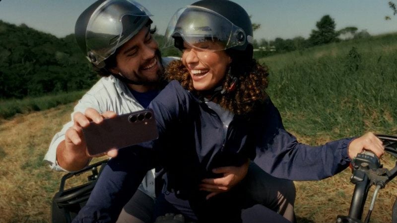 Recurso da estabilização de vídeo compensa os movimentos de quem está filmando