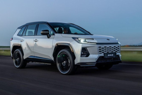 Toyota reage à ofensiva chinesa com o RAV4 Plug-in Hybrid