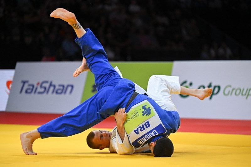 Ga&uacute;cho superou o russo Danil Lavrentev com um ippon nos segundos finais da luta