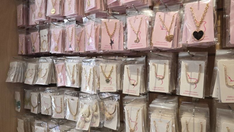 As chokers para cuia s&atilde;o a aposta da Imp&eacute;rio do Chimarr&atilde;o durante a feira<br />Foto: Isadora Jacoby/Especial/JC
