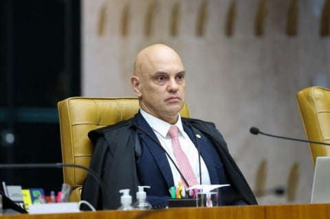 Moraes pede a Fachin investigação de André Mendonça por abuso de autoridade