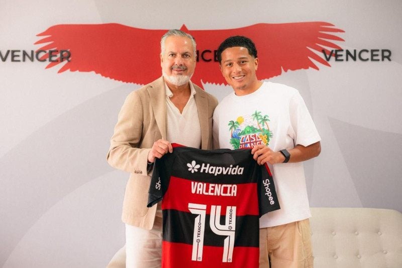 Flamengo reforça ataque com o equatoriano Anthony Valencia