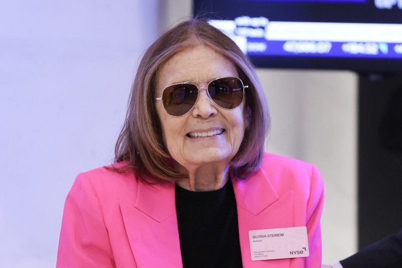 Steinem começou a carreira como jornalista e ganhou notoriedade em reportagens investigativas