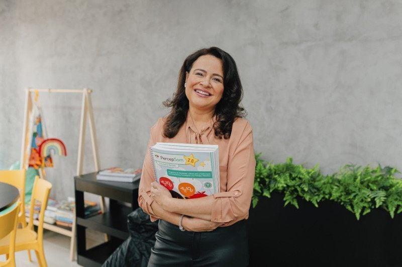 Luciana Brites, mestre e doutoranda em Distúrbios do Desenvolvimento