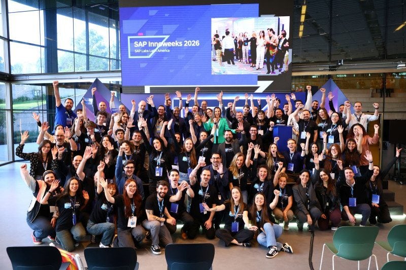 Cerimônia reunião participantes no SAP Labs, em São Leopoldo, e remotamente no México