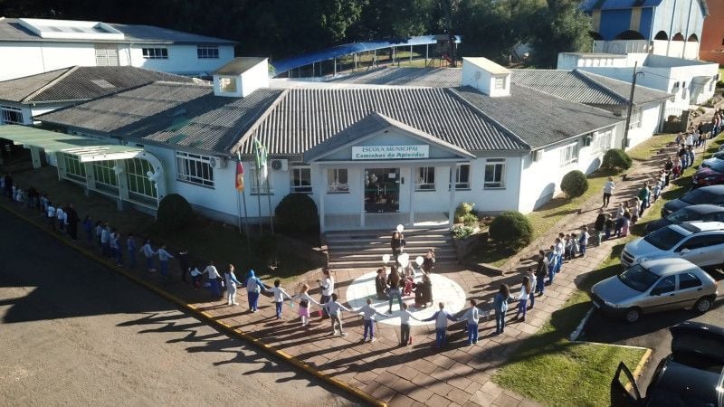 Pequeno município de 2,5 mil habitantes tem duas escolas no topo do ranking