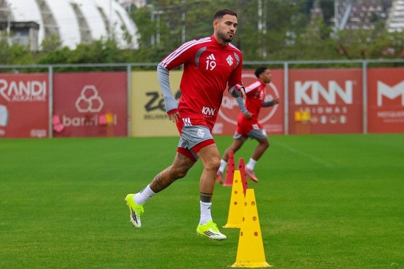 Sanabria será novamente titular 