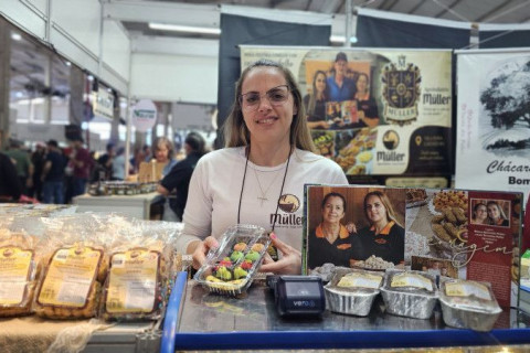 Bianca Müller segue o trabalho inciado pelos pais na Agroindústria Müller