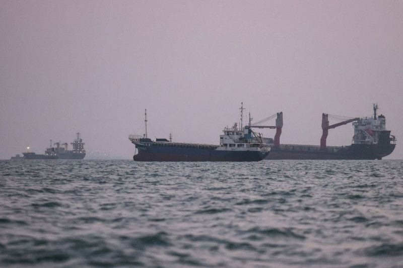 Os Estados Unidos declararam ter atingido e destruído três petroleiros iranianos neste sábado