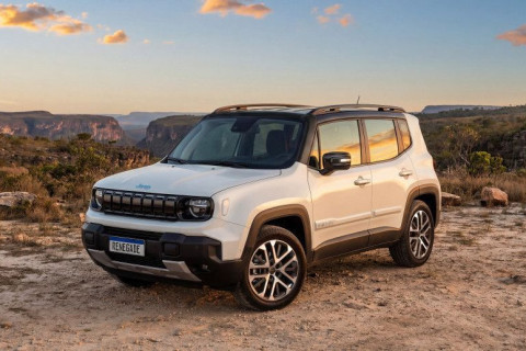 Renegade e Commander proporcionam alívio no consumo urbano em suas versões híbridas-leves