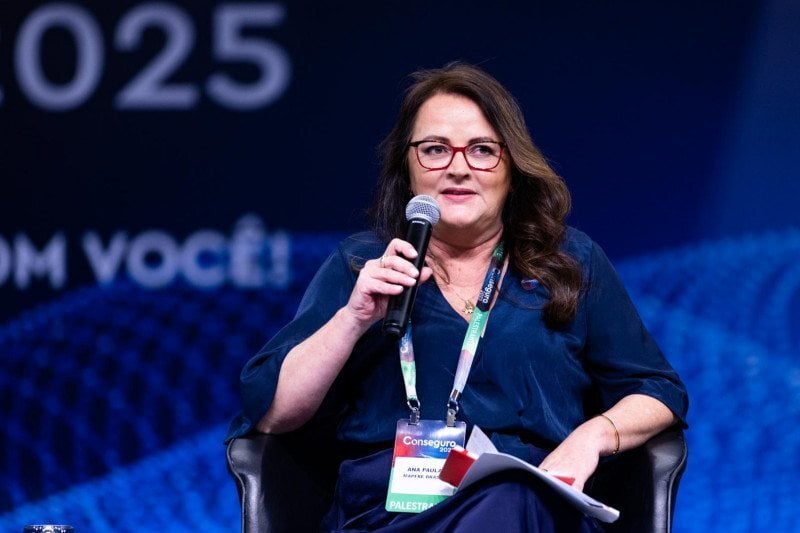  Ana Paula Schmeiske: 