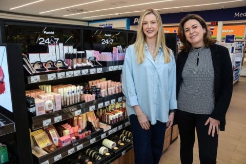 Rafaella Weber, gerente de marcas exclusivas, e Adriana Vasco, gerente executiva de novos negócios, estão à frente do desenvolvimento da nova linha de beleza Panvel 24&7