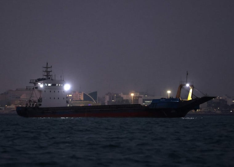 Ir&atilde; vem restringindo a navega&ccedil;&atilde;o pela hidrovia desde que os EUA e Israel iniciaram sua guerra contra a Rep&uacute;blica Isl&acirc;mica