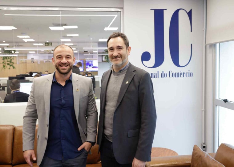  Mário Lucas Ieggli, presidente da EBA e Michel Zignani, vice-presidente da entidade, visitaram a nova sede do Jornal do Comércio