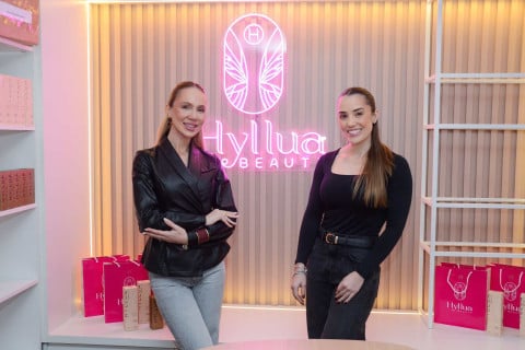 Hyllua Hussein e Elisa Kostelnaki s&atilde;o as s&oacute;cias &agrave; frente da Hyllua Beauty