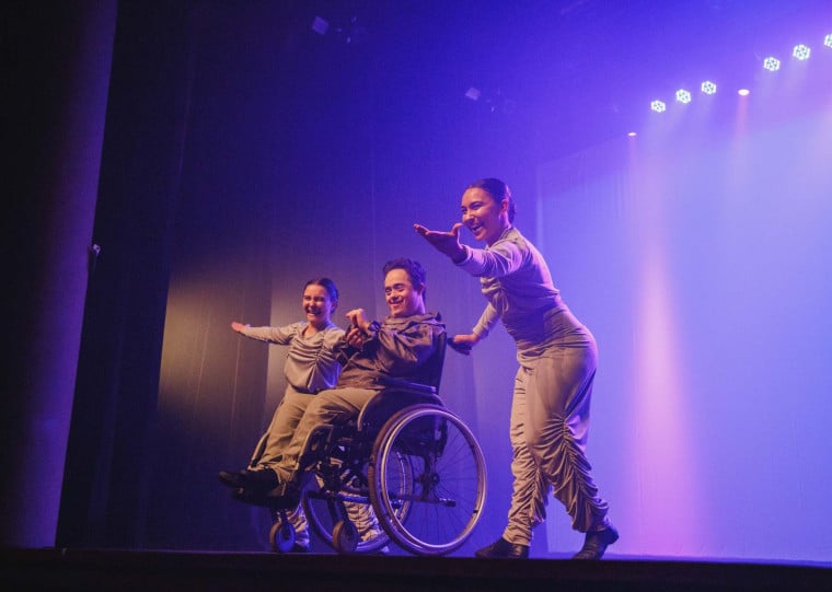Reunindo artistas com e sem deficiência, montagem foi premiada com o Açorianos e sobe ao palco do CHC Santa Casa