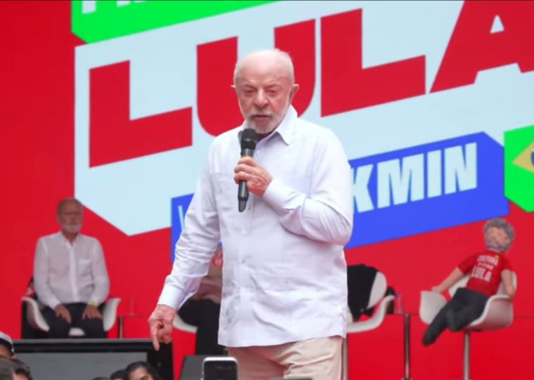 Presidente participou de ato de campanha em Curitiba neste sábado