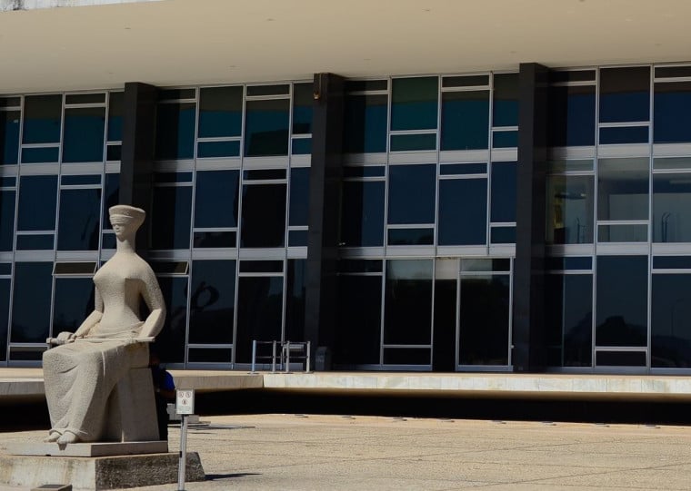 A entrada do plenário contará com detectores de metais e equipamento de raio-X