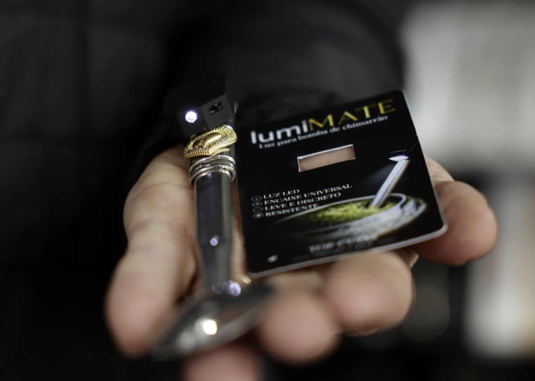 Luzinha de led para iluminar o mate no período da noite
