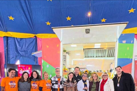 Cozinha Itinerante aposta em gastronomia para ampliar autonomia e renda de mulheres em Porto Alegre
