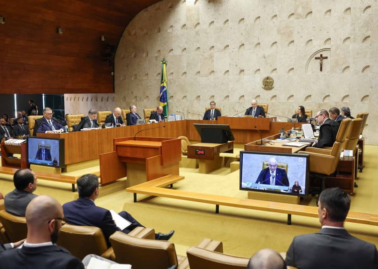 Clima quente e embates entre ministros marcaram primeira parte da sess&atilde;o do Supremo