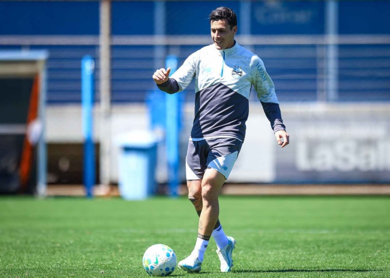 Após cumprir supensão, Pavon retorna ao time titular contra os cariocas