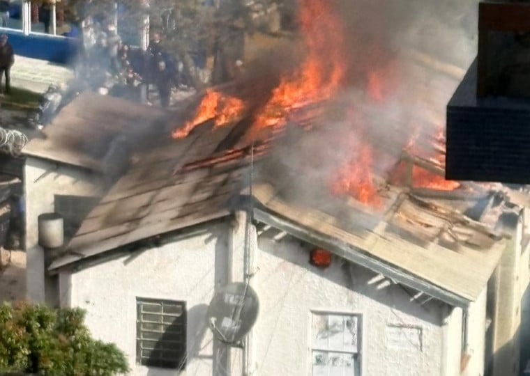 Um incêndio atingiu o Sakae's, reconhecido como o primeiro restaurante japonês de Porto Alegre, na tarde desta terça-feira (15)