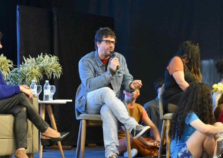 Programação da Feira do Livro também inclui palestras e apresentações