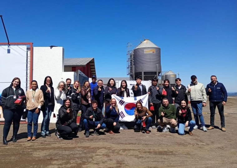Equipe visitou granja no Estado como parte do processo de avaliação para exportação de carne in natura ao mercado asiático