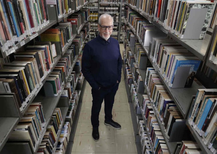 Professor, crítico literário, escritor e gestor público, Sergius Gonzaga é uma das mentes fundamentais da intelectualidade gaúcha
