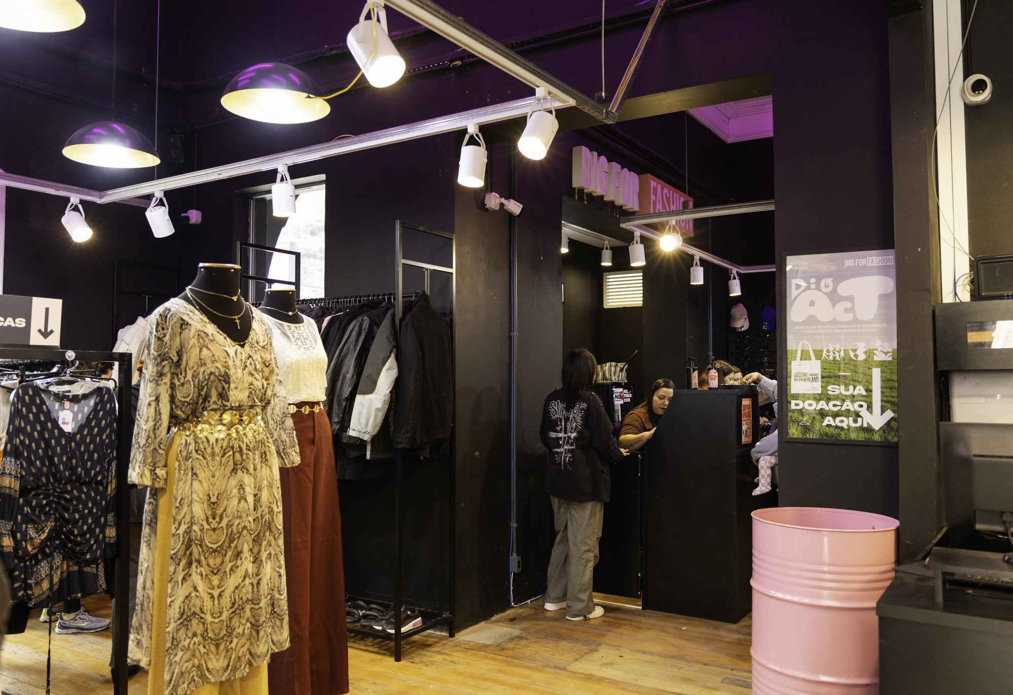 Os pre&ccedil;os das roupas da Dig For Fashion partem de R$ 15,00 e chegam a cerca de R$ 380,00  | ARTUR KOCH/JC