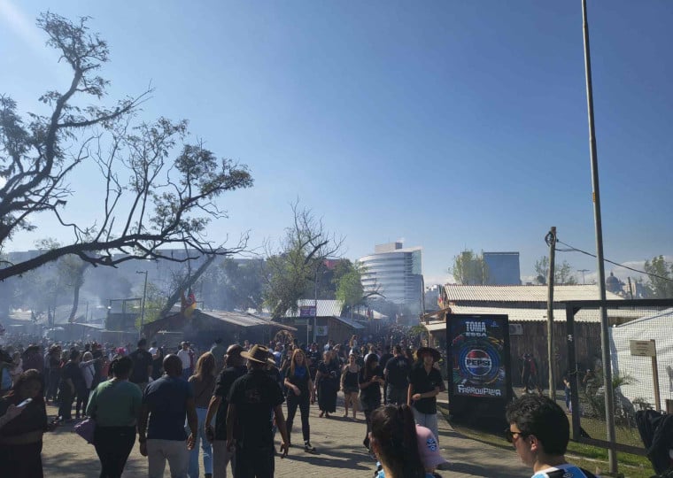 Milhares de pessoas escolheram o Parque Harmonia para curtir o domingo de sol em Porto Alegre