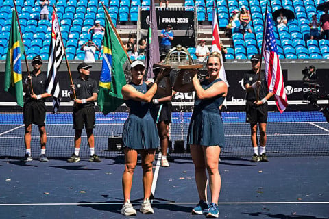 Stefani e Dabrowski ganham no super tie-break do SP Open e erguem o quarto título do ano