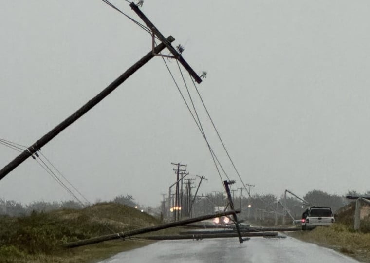 Queda de postes na ERS-786 deixou Quintão sem luz desde as 3h30min