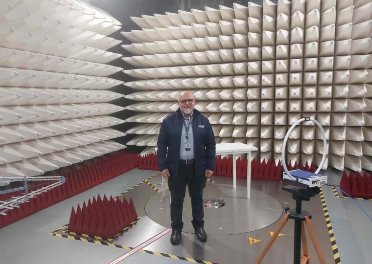 O diretor do complexo, Israel Teixeira, ressalta importância na verificação da qualidade de equipamentos